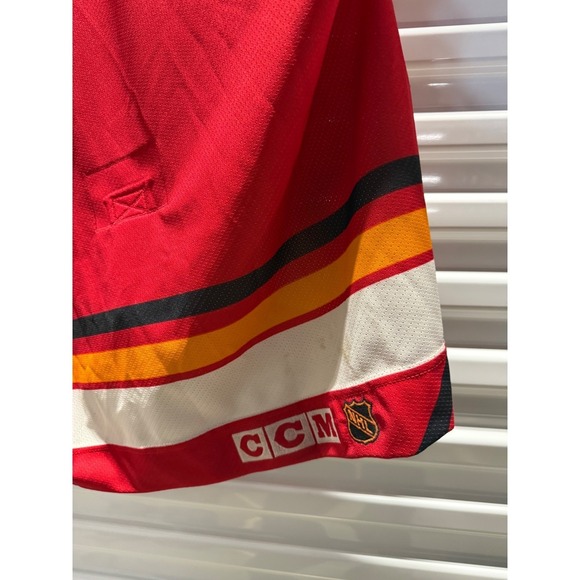 Vintage Calgary Flames CCM Authentic NHL Jersey Red Fight Strap 48 center ice - Picture 6 of 7